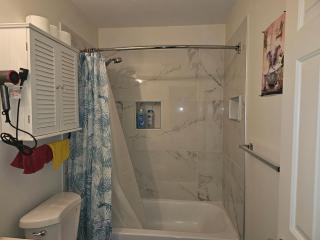 Tranquil Cozy Guest House with Kitchen Beautiful - Stafford - 9
