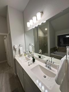 Beautiful spacious house with great location! - Conroe - 7