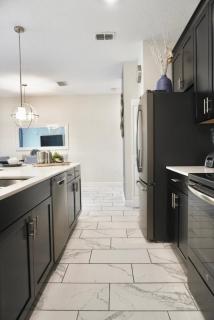Spacious 4BR Townhome Private Pool & Resort Access 114 - Kissimmee - 2