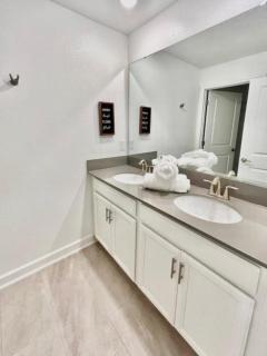 Luxury 4 Bedroom 3 bath pool Home 255 - Kissimmee - 5