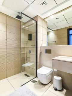 Tastefully Decorated 1 BR in JVC - 6