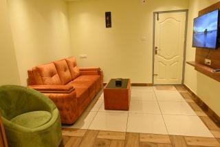 Cous Cous Residency Hotel - Padinjarathara - 8