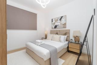 Sleeps 4 in this 2 Bedroom Apartment in Dubai Gate 2 - 8