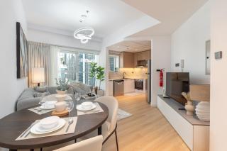 Sleeps 4 in this 2 Bedroom Apartment in Dubai Gate 2 - 7