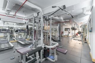 Sleeps 4 in this 2 Bedroom Apartment in Dubai Gate 2 - 6