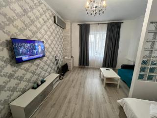 Bright & Beautiful Studio in Prime Location Walk to Everything - Bucarest - 4