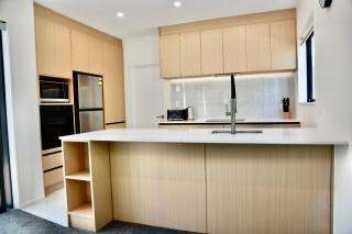 Modern 3BR Escape 3 Private Baths Rare Garage Perfect for Groups - Christchurch - 6