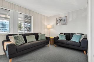 White Dolphin, Unit 7 - 9