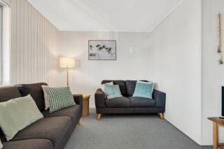 White Dolphin, Unit 7 - 8