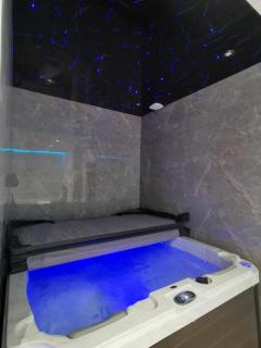 L'étoilé Strasbourg Jacuzzi Détente & Confort - Strasburgo - 5