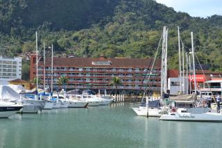 Flat Bijoux FRENTE MAR no Shopping Piratas , com estacionamento gratuito - Angra dos Reis - 0