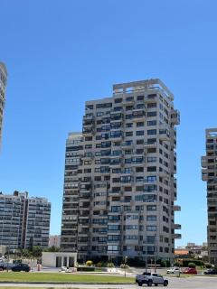 Cerca de Todo, Piso 12 Vista al Mar, Cochera, Familiar, No Ropa Blan - Punta del Este - 9