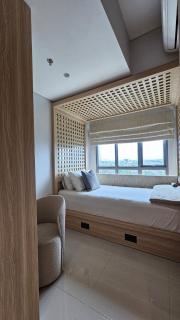 Apt Embarcadero 2BR with Netflix & Pool - Pondokpucung - 4