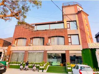 Modi Hotel & Resorts - Pinjaur - 0