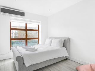 Stylish Maisonette 1 Min from Tube North London with free parking - Londra - 1