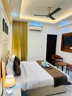 The Classic Crowne at Delhi Airport - 3