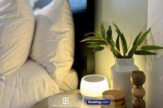 2 Bedroom Spacious Duplex with Free Parking Near The University By Spencer & Jackson Short Lets & Serviced Accommodation Oxford - Oxford - 1