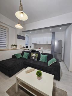 White Apartment By Hilton II - Bucharest - 8
