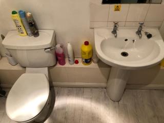 1st floor Large single room for one person in Rotherham plus kitchen - Rawmarsh - 4