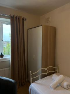 no6 overnight stays free onsite parking - 8