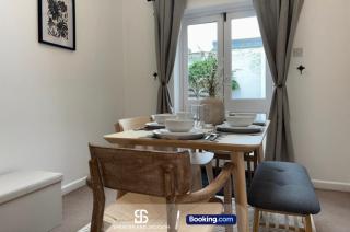 3 Bedroom Stylish Oxford Townhouse Near The University By Spencer And Jackson Short Lets & Serviced Accommodation - 3