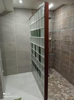 Superbe F3 tout confort avec terrasse et jardin - 6