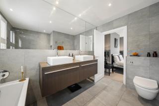 Central 4 Bedroom House with Garden in Battersea close to Chelsea - Londra - 2