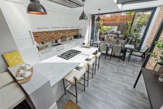 Central 4 Bedroom House with Garden in Battersea close to Chelsea - Londra - 9