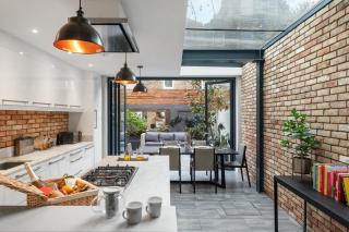 Central 4 Bedroom House with Garden in Battersea close to Chelsea - Londra - 0