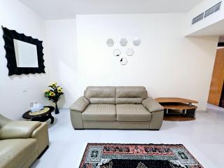 Spacious 2 Bed Room Apartment with 2 bathrooms - Sharjah - 5