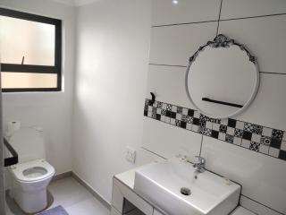 Waterfront Guest House - 6