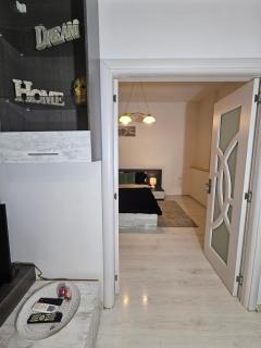 White Apartment By Hilton II - Bucharest - 3