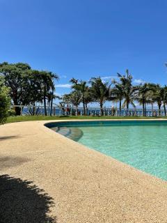 Gold View Beachfront Resort - Timbaon - 9