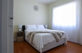 Spacious 4-Bedroom Home With a Pool - Città del Capo - 4