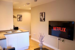 Cozy 1BR Flat Nr Train Station - Southampton - 0