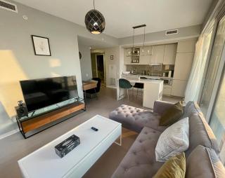 Stunning suite in downtown perfect for businesses trips and small families - 8