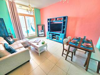 Waterfront Tropical Themed 2 BR - Abu Dabi - 0