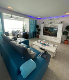 Beachfront Apartment with Jacuzzi - Juan Pedro - 3
