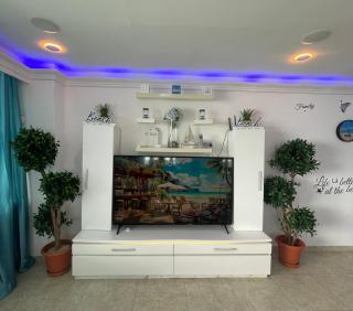 Beachfront Apartment with Jacuzzi - Juan Pedro - 4