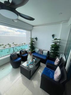 Beachfront Apartment with Jacuzzi - Juan Pedro - 9