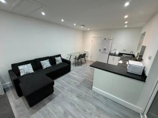 Private cinema studio guest house with garden - Brentwood - 5