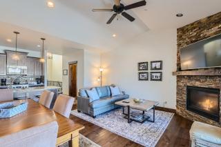 Private Hot Tub, Close to Resorts - Private Hot Tub - Close to PC, Mountain Mansion Family Getaway - 4