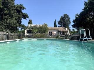 Modern villa - children's secure pool garden - 4