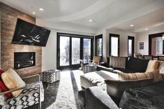 Juniper Landing - Luxury Townhouse - Outdoor Pool, Gym, Hot Tub in Canyons Village - Park City - 3