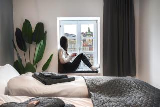 Urban Jungle Design - Historic City Center with Free Parking & Panoramic View by HERO HOMES - Graz - 9