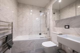 Premium City 3bed Apartment with Gated 2 car parks - 2