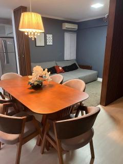 apartamento inteiro sacada e churrasqueira pertinho da praia central e Sumit caixa de vidro BC próx padarias, mercados e restaurantes e claro ver os fogos com a melhor vista da praia central de Balneário Camboriú - 0