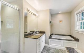 Cozy 5BR Home near Washington, DC - Fairfax - 2