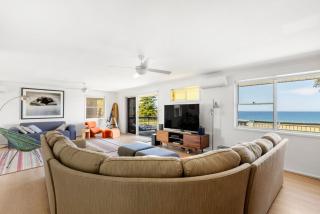 The Castle - Pet Friendly - Absolute Beachfront - 9
