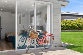 Lonsdale By The Sea - 9